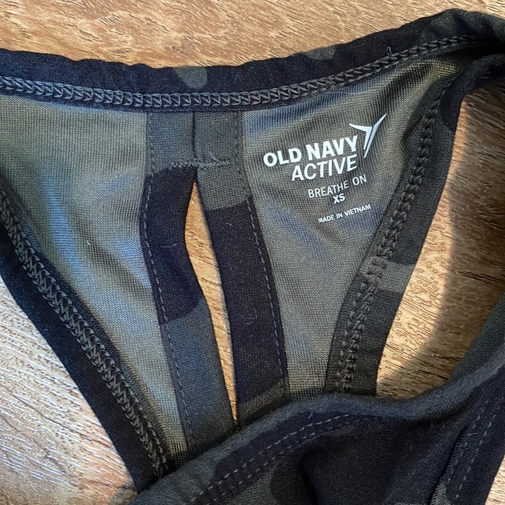 Old Navy Active Breathe On Camo Tank - Picture 3 of 4
